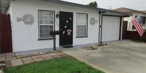 4564 W 159th