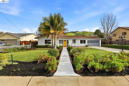 38566 Oliver Way