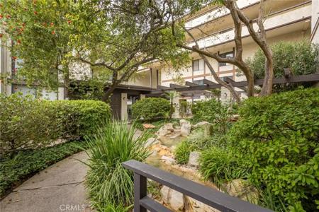 5987 Peacock Ridge