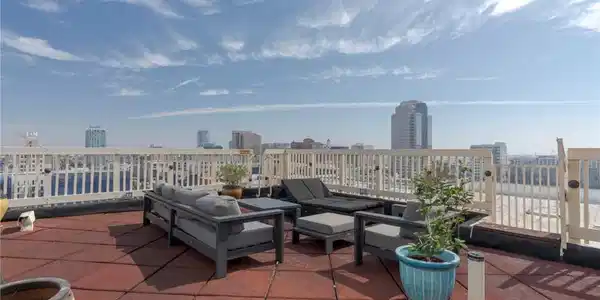 315 W 3rd Street