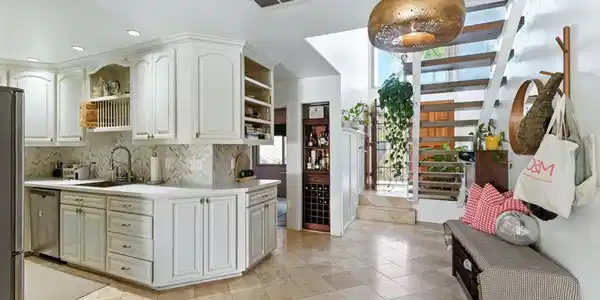 4252 Loma Riviera Lane