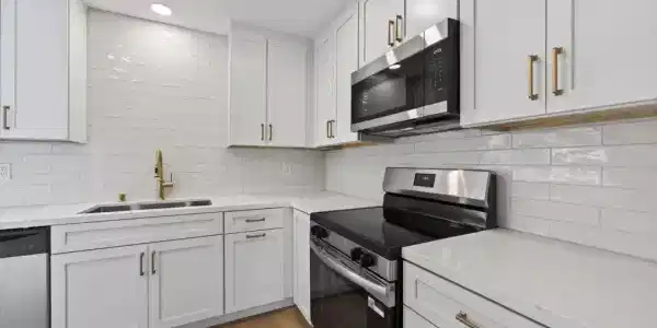 151 W Bay Boulevard