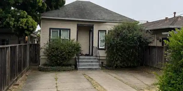 3227 Galindo St