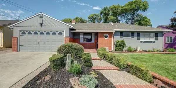 2108 Dennis Dr