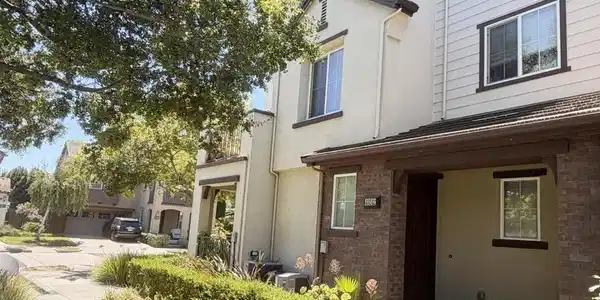 40242 Legend Rose Terrace