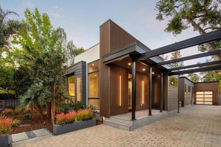 1027 Waverley Street