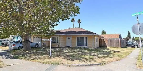 23019 Amador St