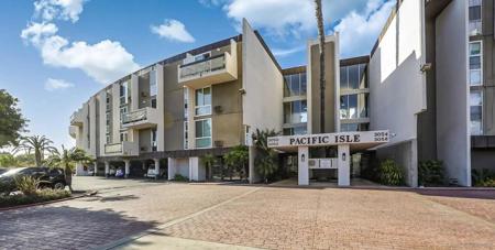 3050 Rue Dorleans