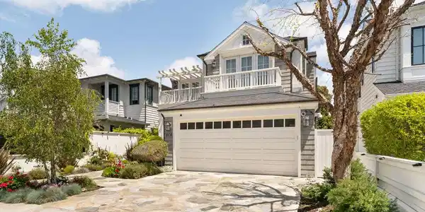 1808 Agnes Road