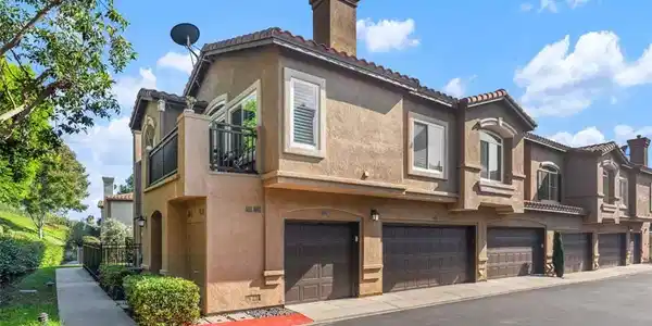 41 Vellisimo Drive