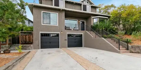352 Oakview Drive