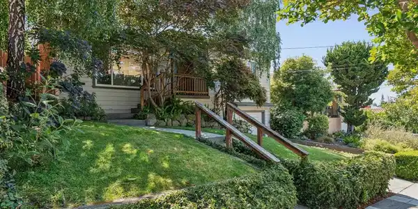 4201 Bayo Street