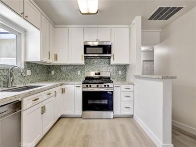 1204 E Smith