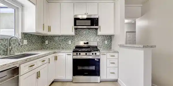 1204 E Smith