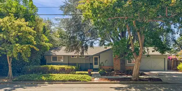 921 Rock Ave