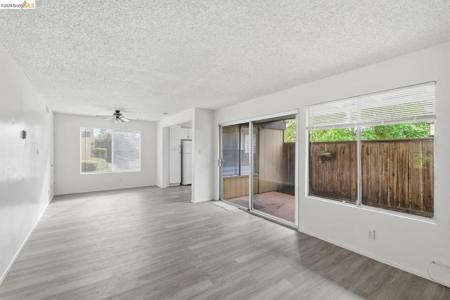 355 Parkview TER