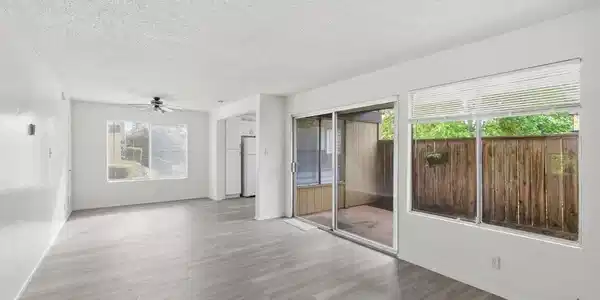355 Parkview TER