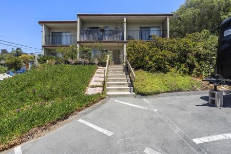 1605 09 Glenwood Drive