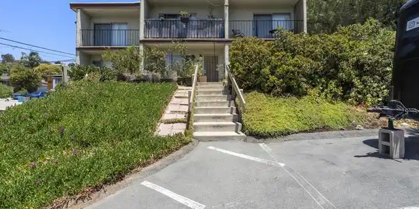 1605 09 Glenwood Drive