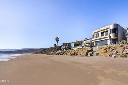 6768 Breakers Way