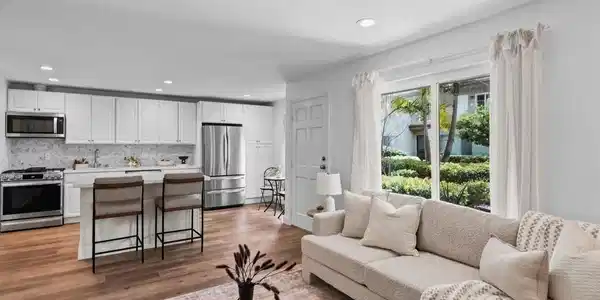 13754 Mango Dr