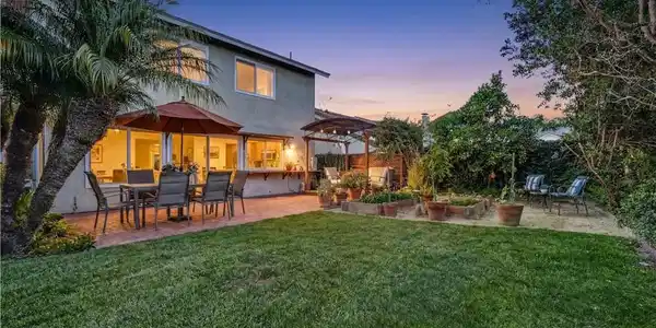 5552 Ridgebury Drive