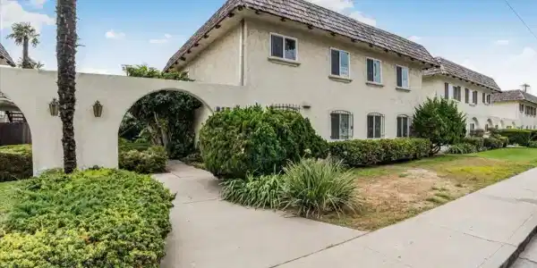 620 W Gonzales Road