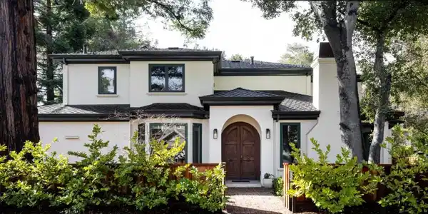 17 Almendral Avenue