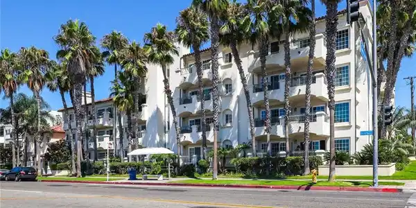 1901 E Ocean Boulevard