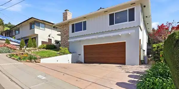 1233 Benedict Ct