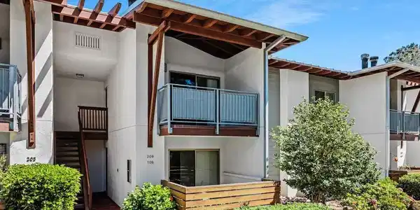 1650 S El Camino Real