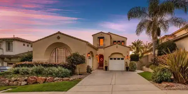 6277 Paseo Privado