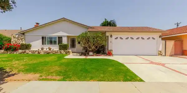 9331 La Cortinilla Avenue