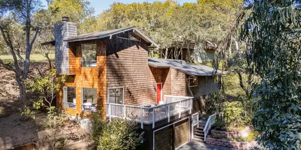 102 Robak Drive