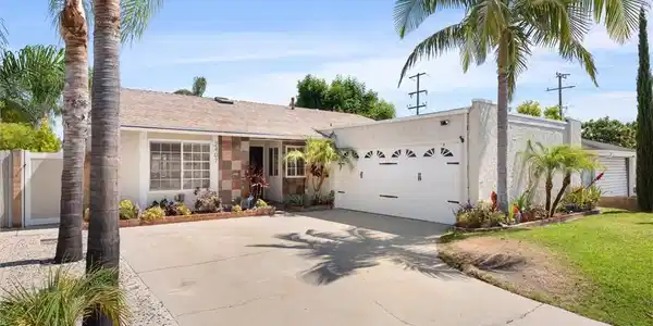 2407 Chapman