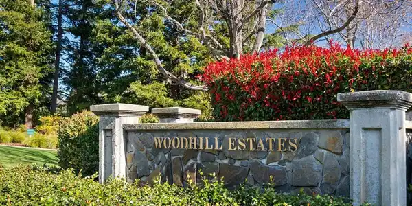 6 Woodridge Court