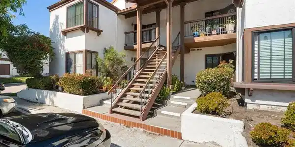 6956 Sandpiper Place