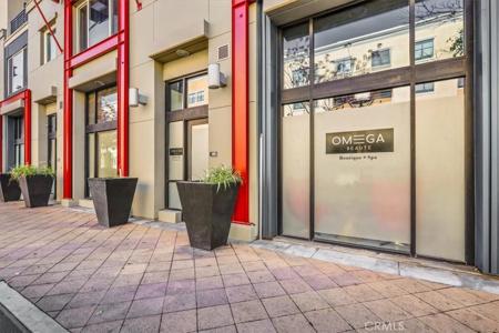 300 E 4th Street