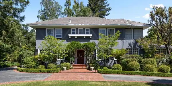 124 W Poplar Avenue