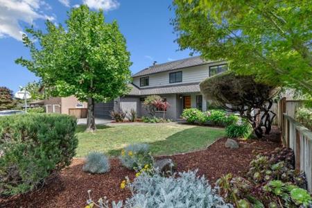 105 Quarry Lane