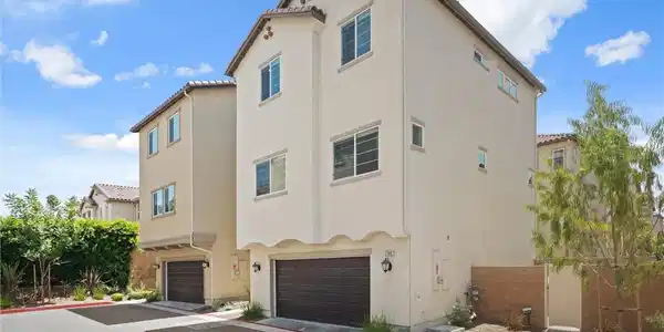 27642 S Rosewood