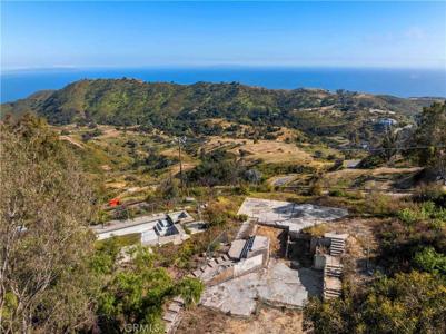 21135 Saddle Peak