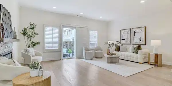 859 Lynx Lane