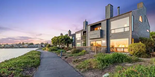 1321 Crown Dr