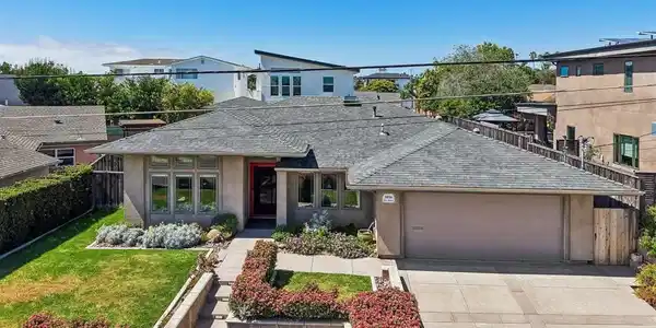 3816 Zoe St.