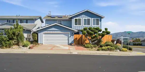 2200 Delvin Way