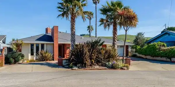 489 Sunset Court