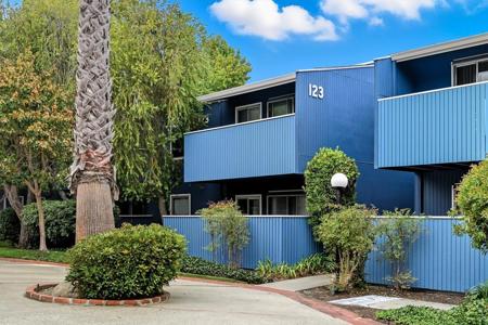 123 Piccadilly Place