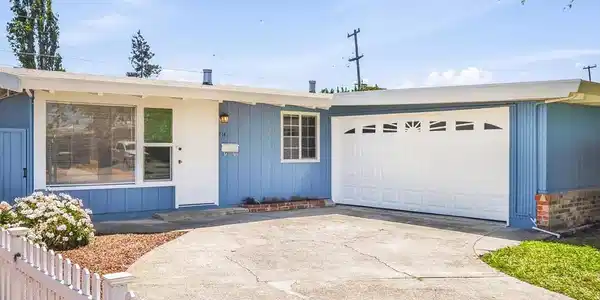 714 Lakebird Drive