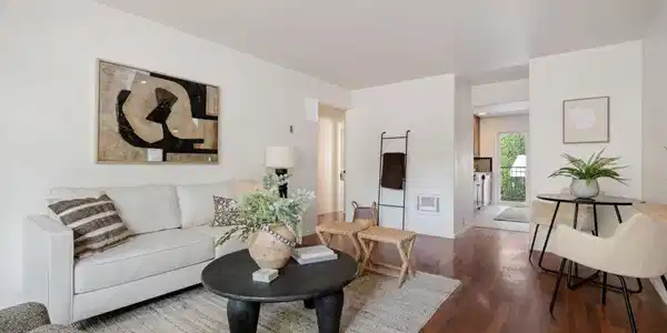 3914 Via Lucero